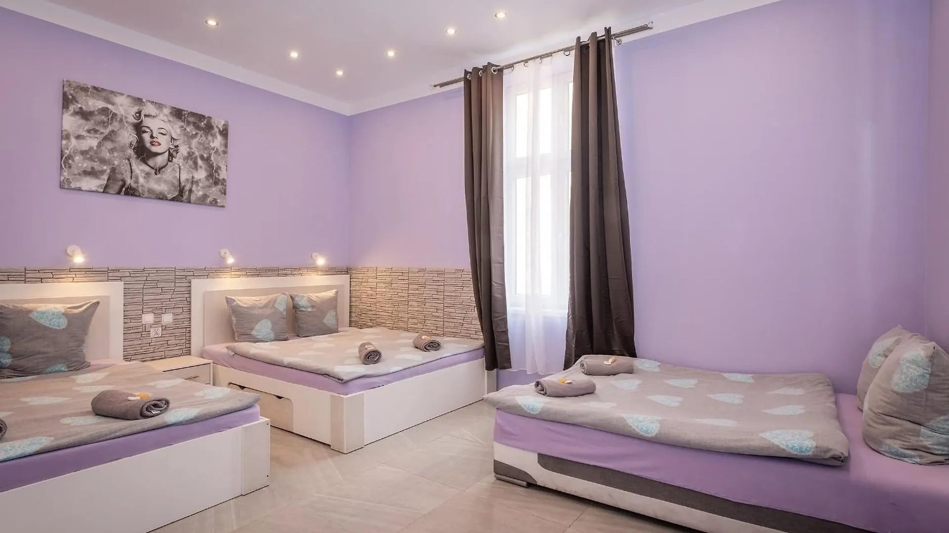 70S Guest Room Krakow 0*,  Polonya