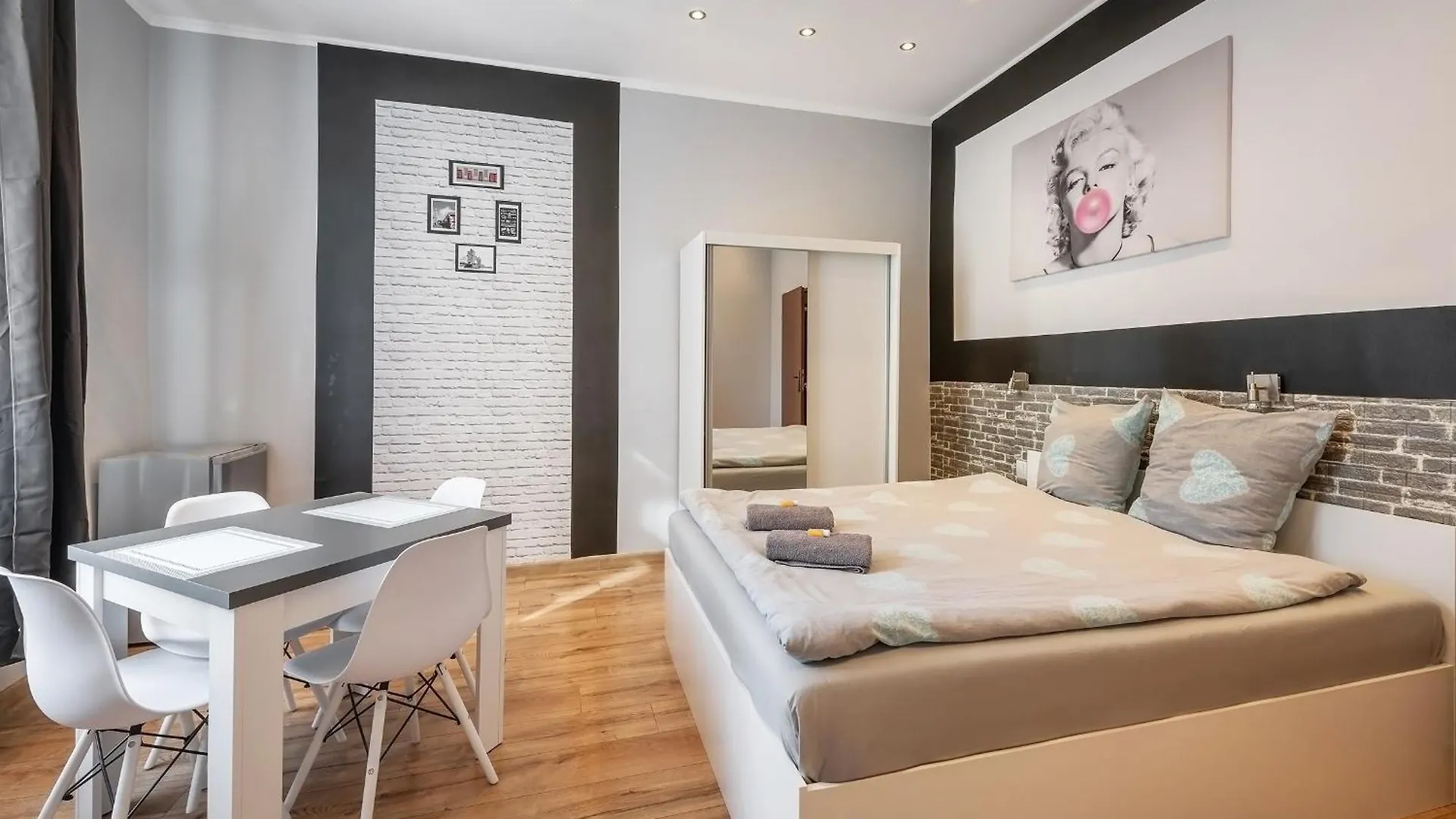70s Guest room Cracovie 0*,  Pologne
