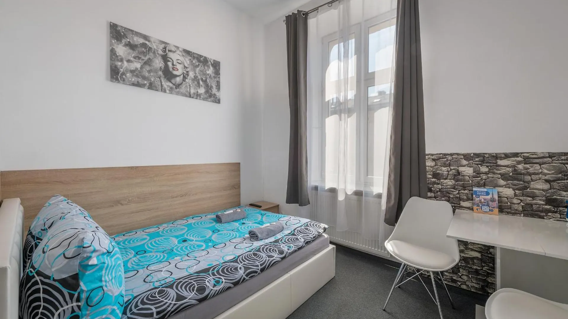 70S Guest Room Krakow