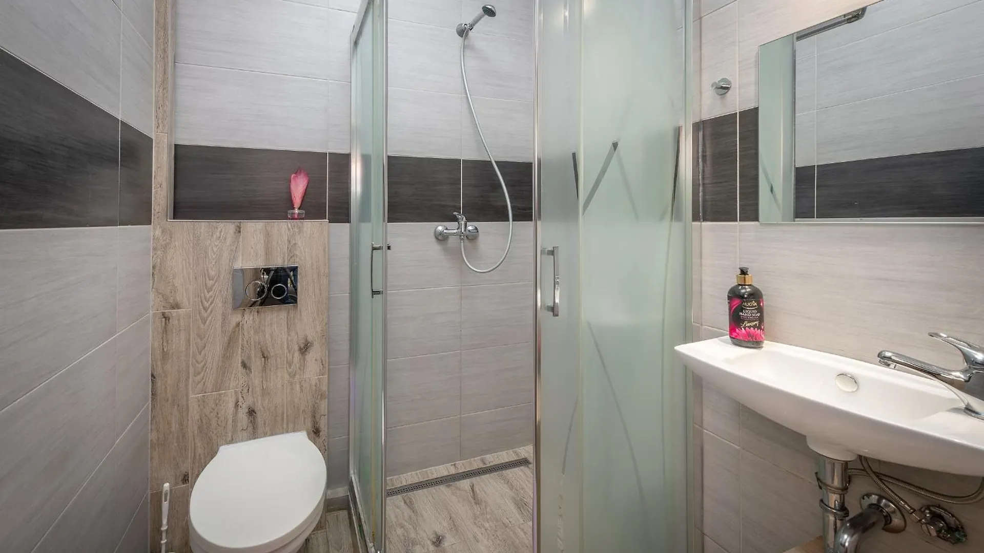70S Guest Room Krakow